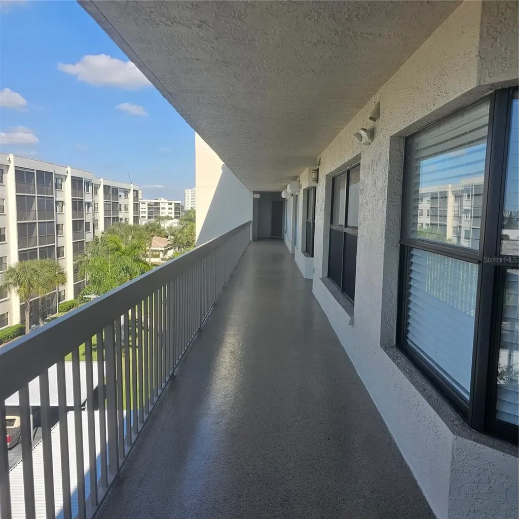 1332 Pasadena Avenue S South Pasadena FL 33707