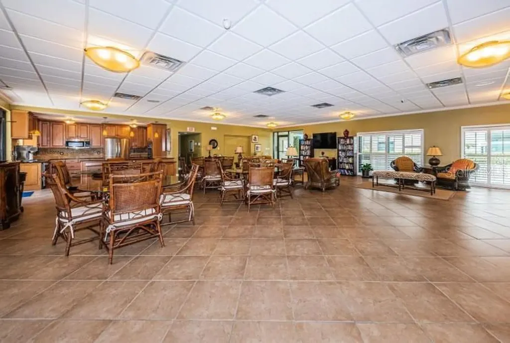 1332 Pasadena Avenue S South Pasadena FL 33707