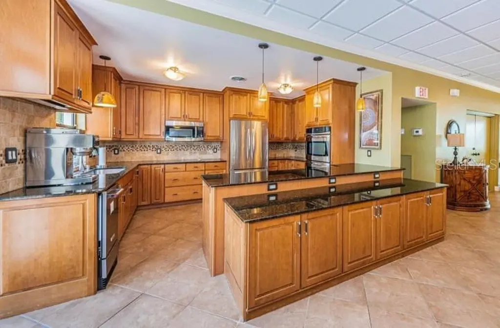 1332 Pasadena Avenue S South Pasadena FL 33707