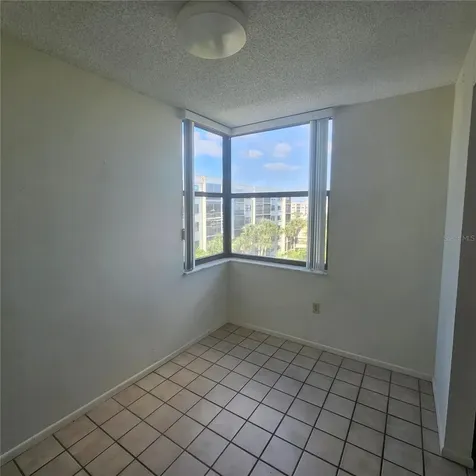 1332 Pasadena Avenue S South Pasadena FL 33707