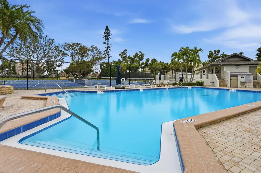 4234 Gulf Of Mexico Drive Longboat Key FL 34228