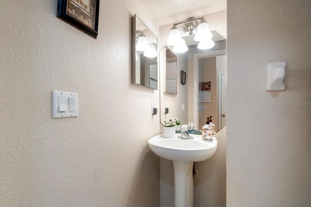 6400 46th Avenue N Kenneth City FL 33709