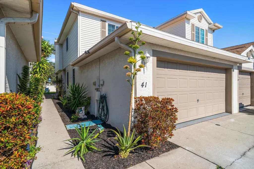 6400 46th Avenue N Kenneth City FL 33709