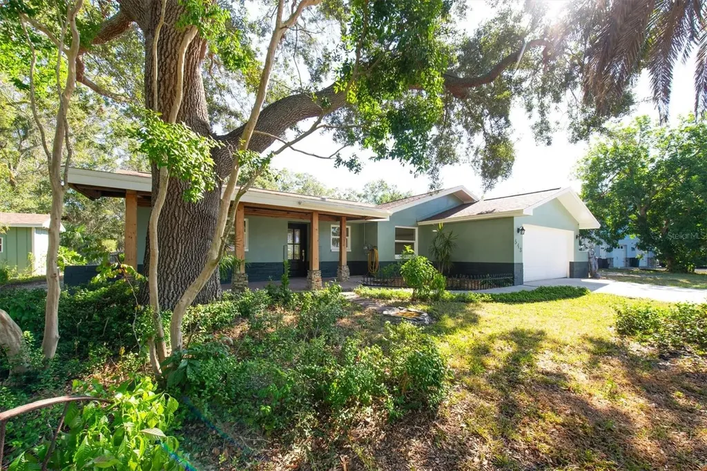 513 Oakwood Boulevard Oldsmar FL 34677