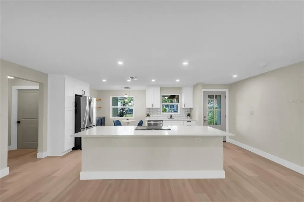513 Oakwood Boulevard Oldsmar FL 34677