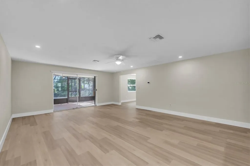 513 Oakwood Boulevard Oldsmar FL 34677