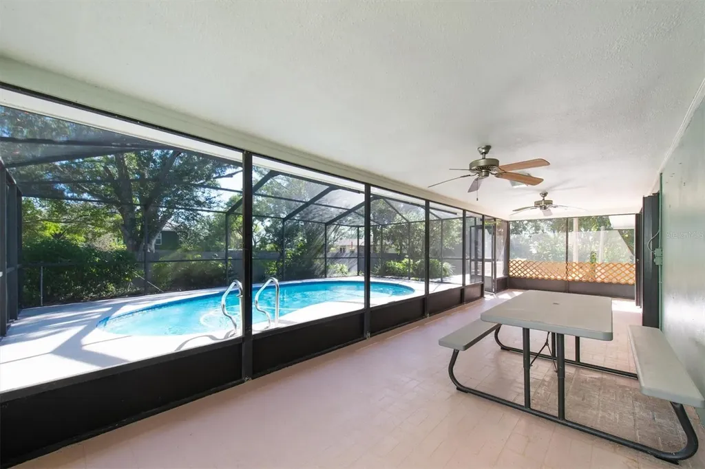 513 Oakwood Boulevard Oldsmar FL 34677