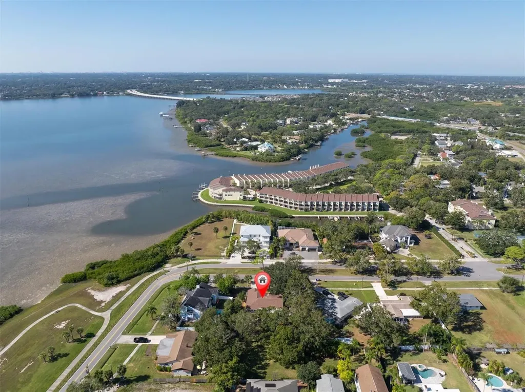 513 Oakwood Boulevard Oldsmar FL 34677