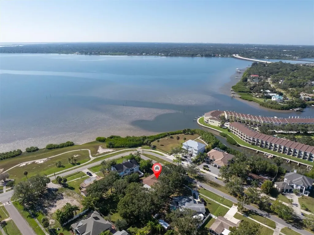 513 Oakwood Boulevard Oldsmar FL 34677