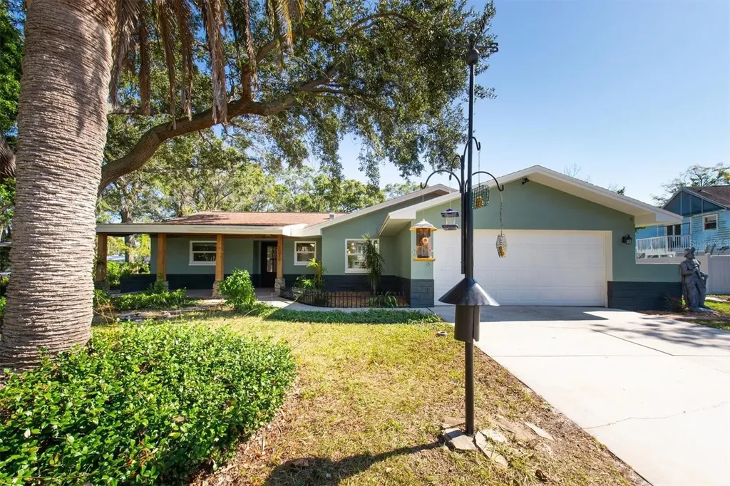 513 Oakwood Boulevard Oldsmar FL 34677