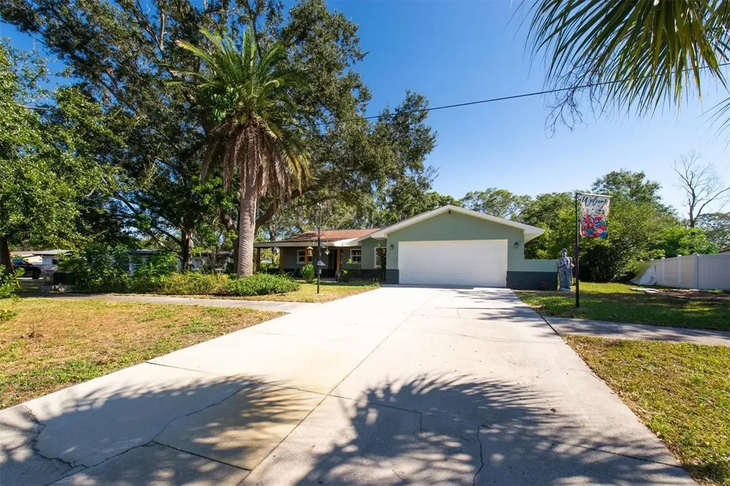 513 Oakwood Boulevard Oldsmar FL 34677