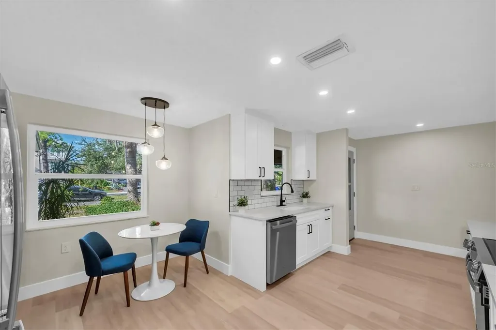 513 Oakwood Boulevard Oldsmar FL 34677