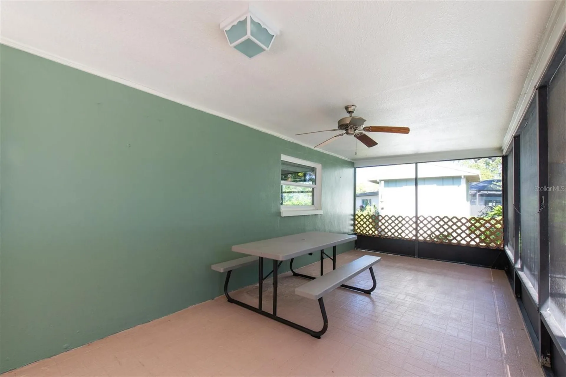 513 Oakwood Boulevard Oldsmar FL 34677