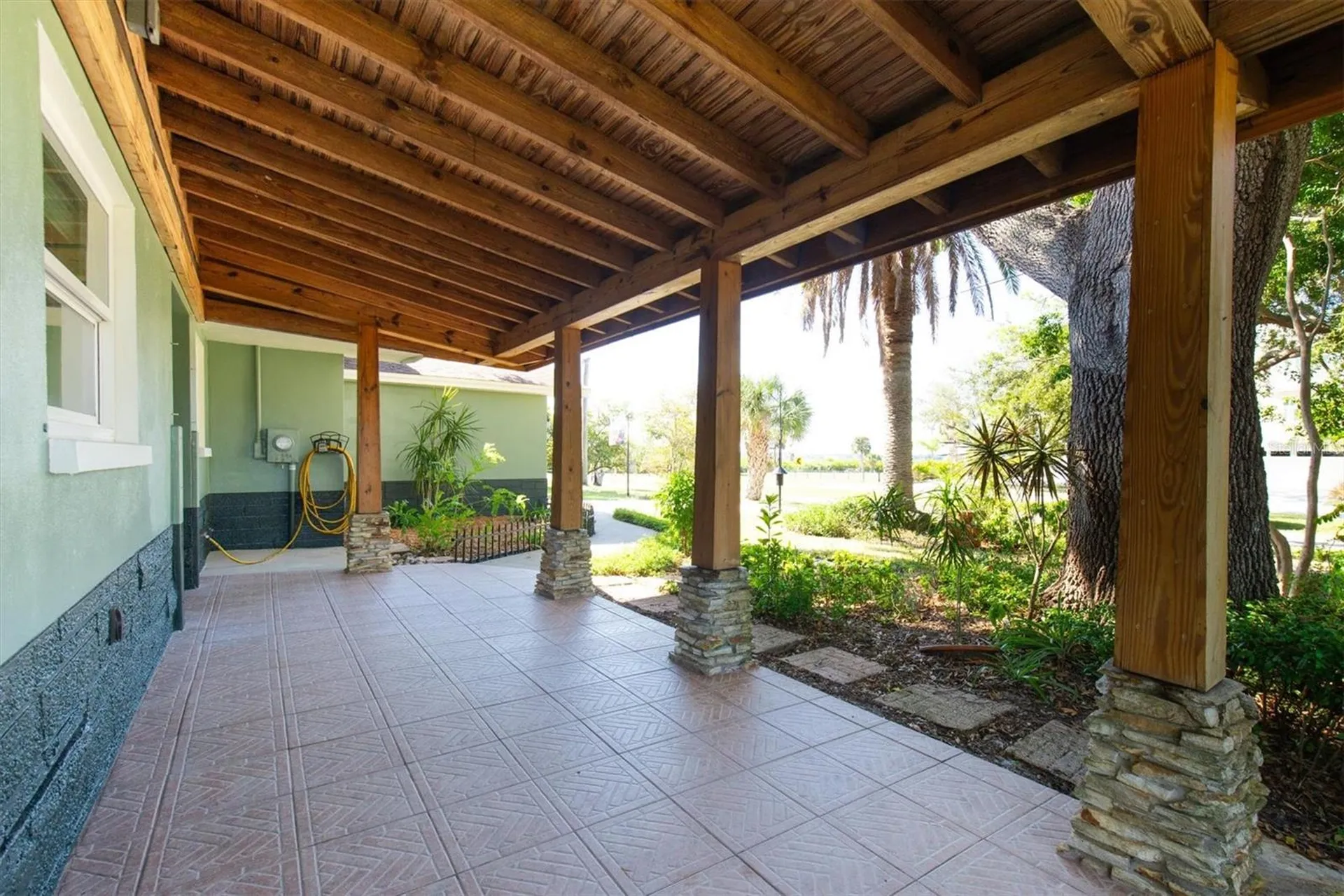 513 Oakwood Boulevard Oldsmar FL 34677