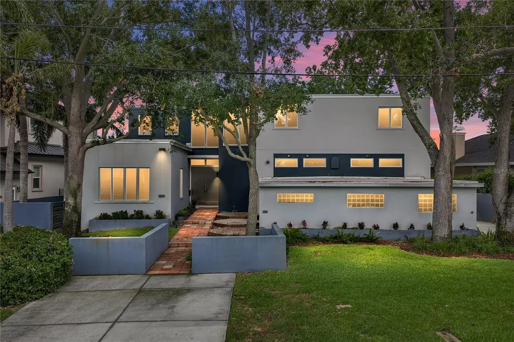 838 Monterey Boulevard NE St Petersburg FL 33704
