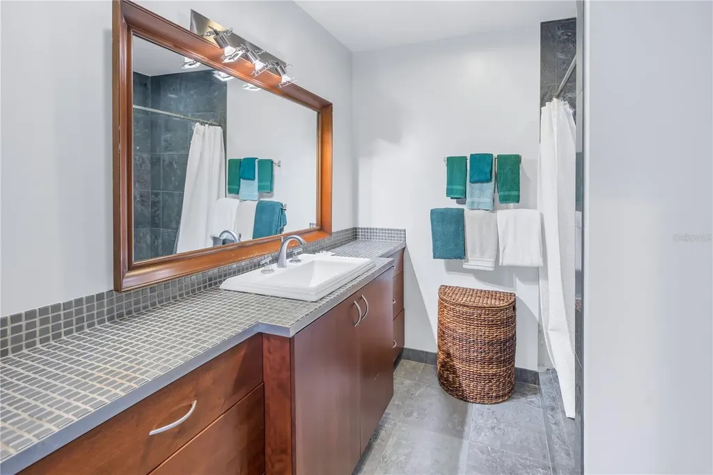 838 Monterey Boulevard NE St Petersburg FL 33704