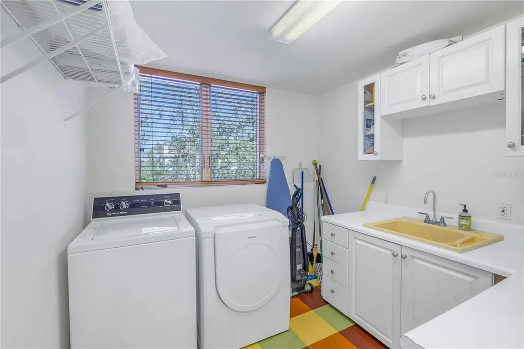 838 Monterey Boulevard NE St Petersburg FL 33704
