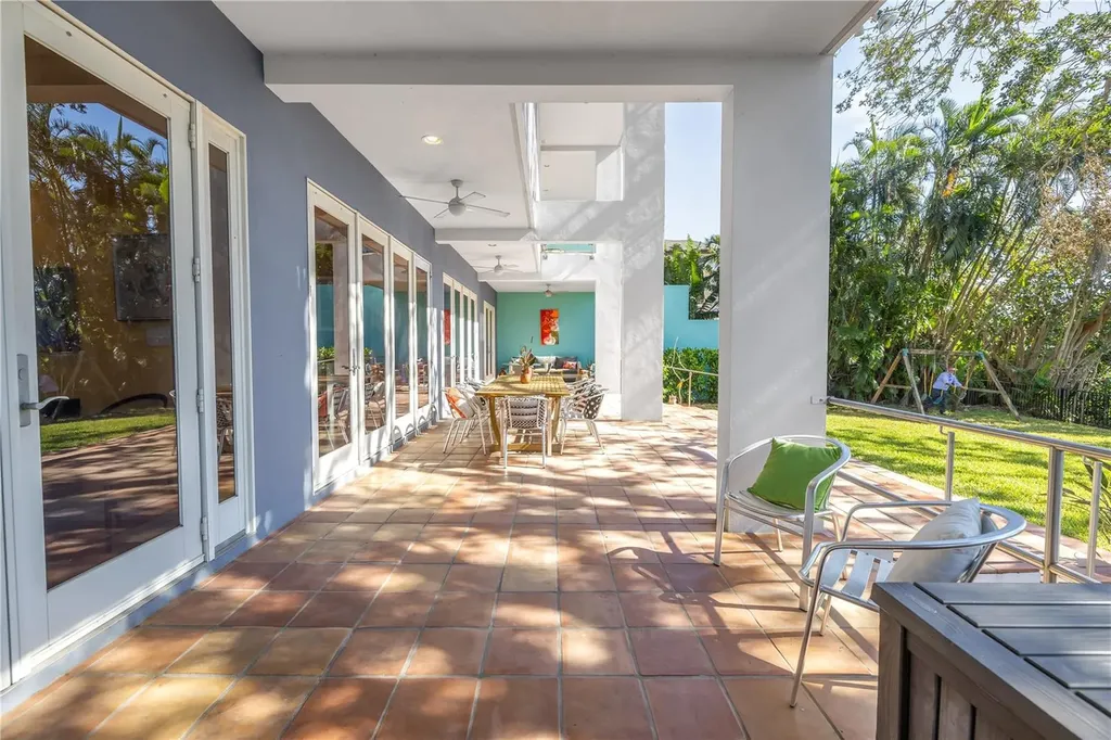 838 Monterey Boulevard NE St Petersburg FL 33704