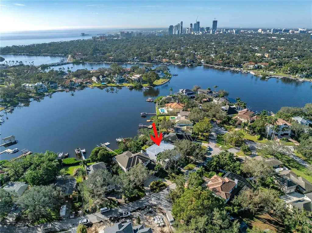 838 Monterey Boulevard NE St Petersburg FL 33704
