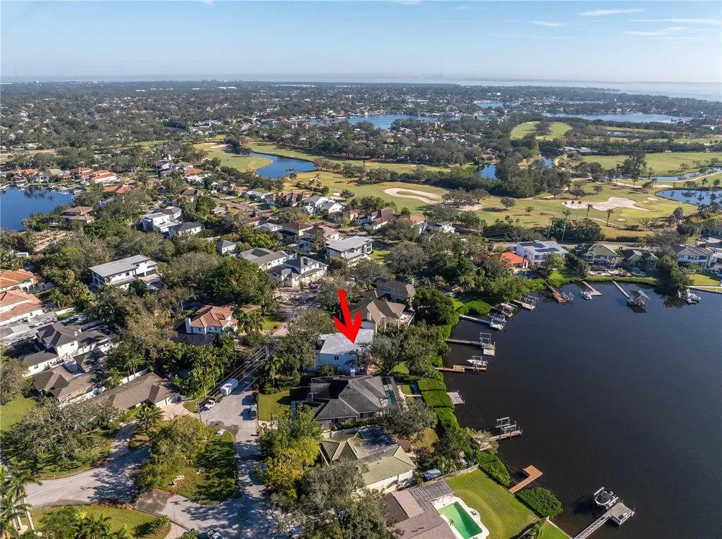 838 Monterey Boulevard NE St Petersburg FL 33704