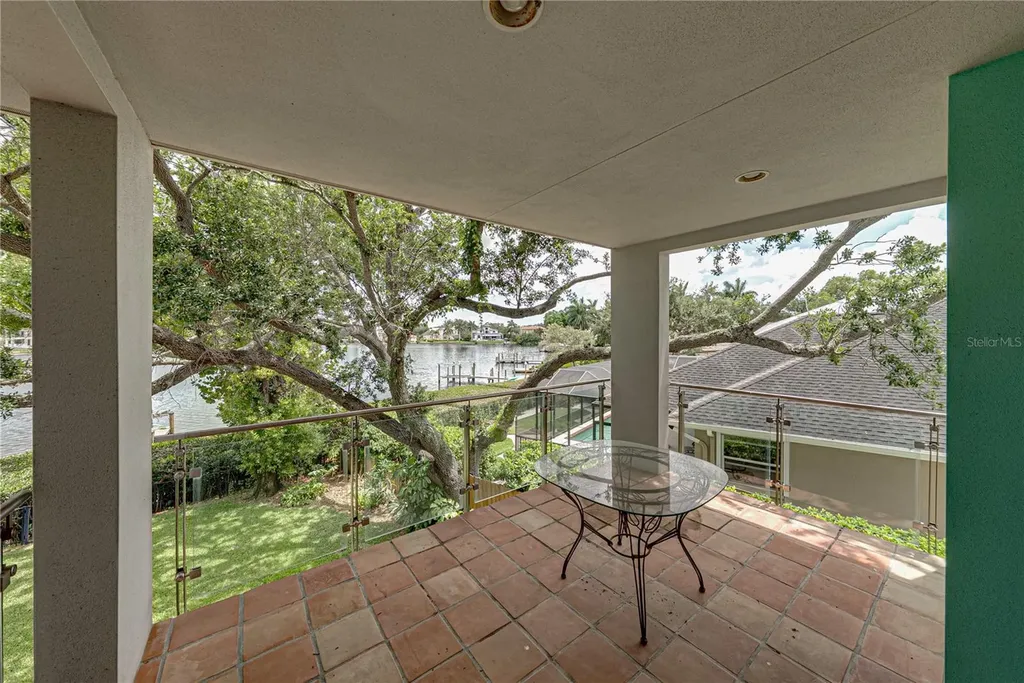 838 Monterey Boulevard NE St Petersburg FL 33704