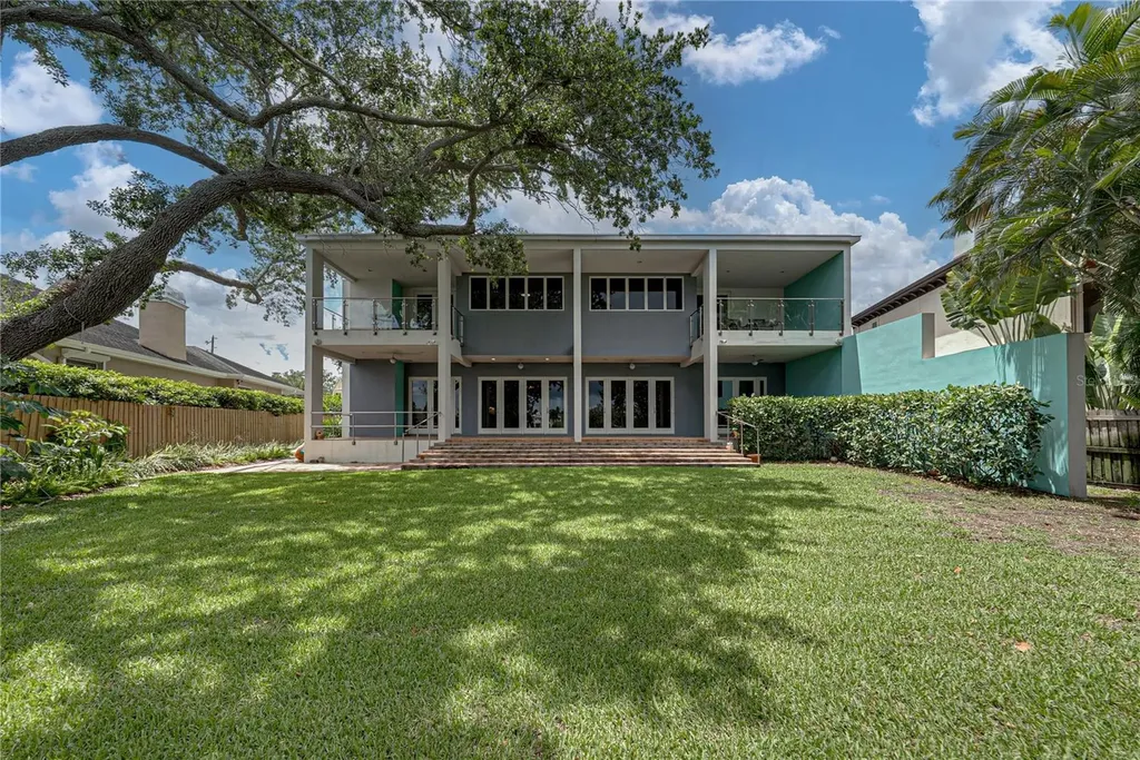 838 Monterey Boulevard NE St Petersburg FL 33704