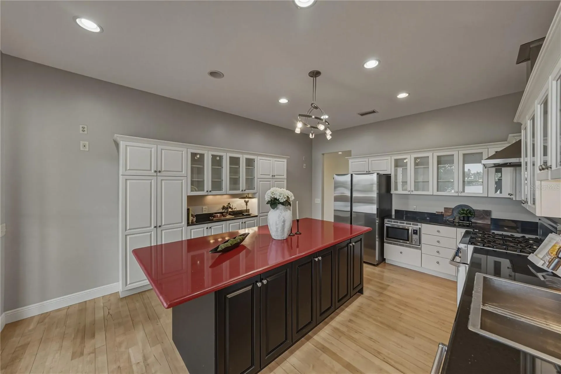 838 Monterey Boulevard NE St Petersburg FL 33704