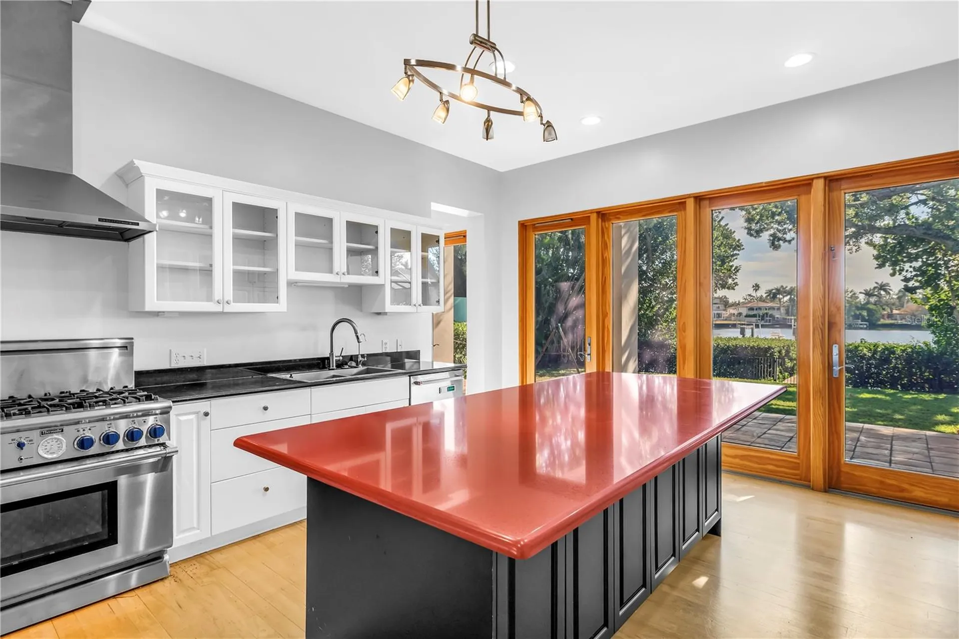 838 Monterey Boulevard NE St Petersburg FL 33704