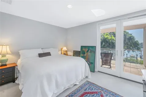 838 Monterey Boulevard NE St Petersburg FL 33704