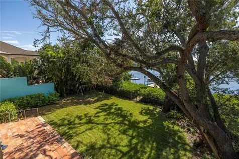 838 Monterey Boulevard NE St Petersburg FL 33704