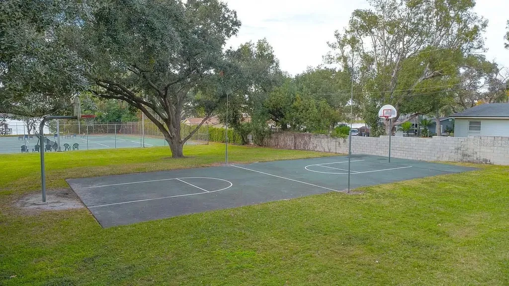 626 Red Oak Circle Altamonte Springs FL 32701