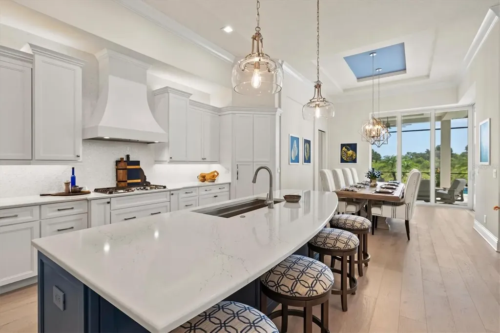 7916 Mainsail Lane Sarasota FL 34240