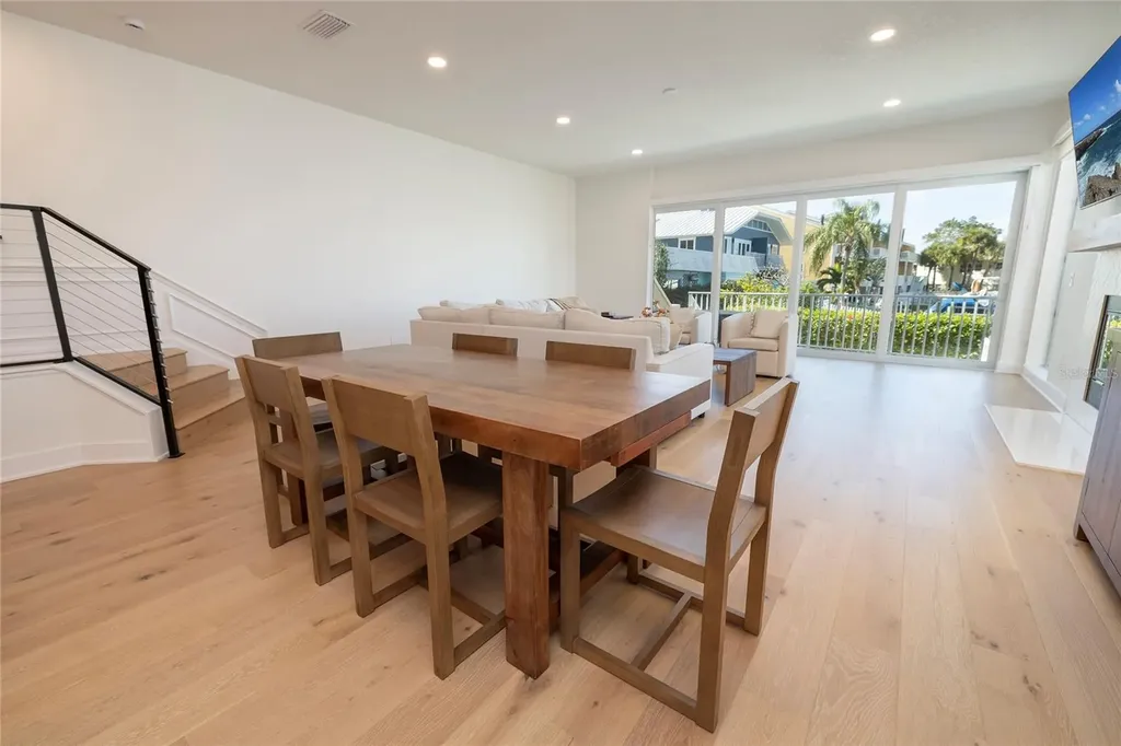 372 Larboard Way Clearwater Beach FL 33767