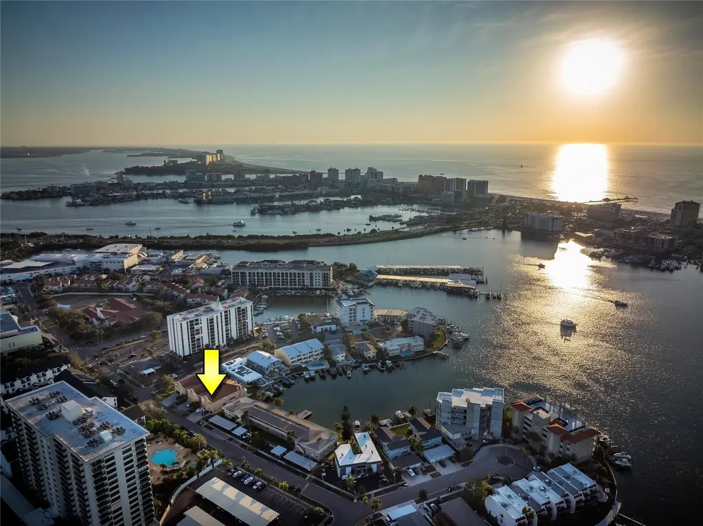 372 Larboard Way Clearwater Beach FL 33767