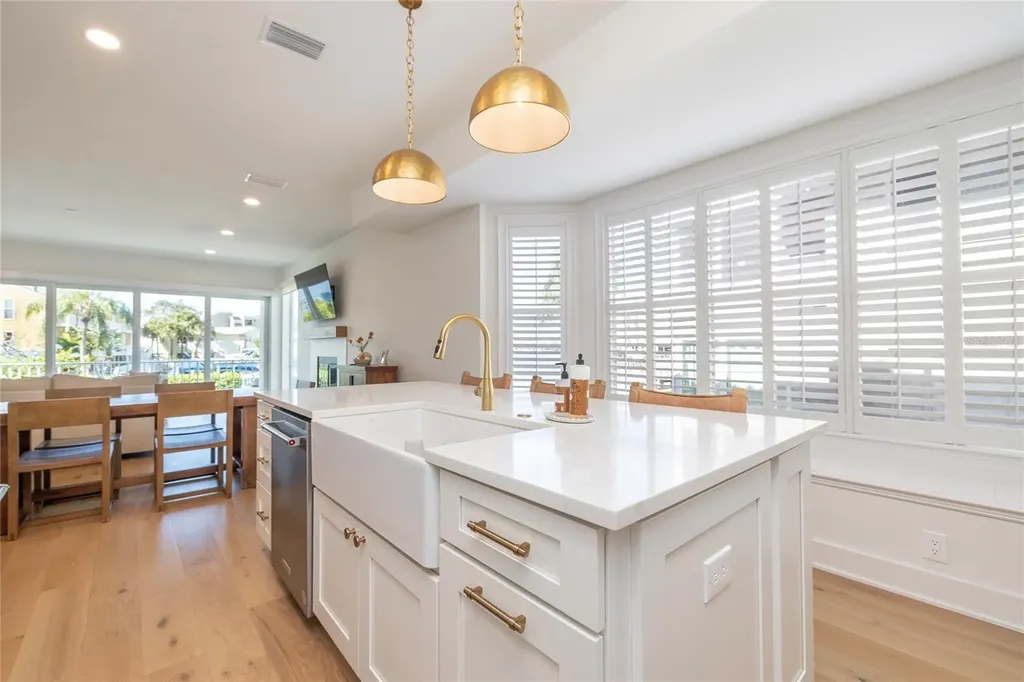 372 Larboard Way Clearwater Beach FL 33767
