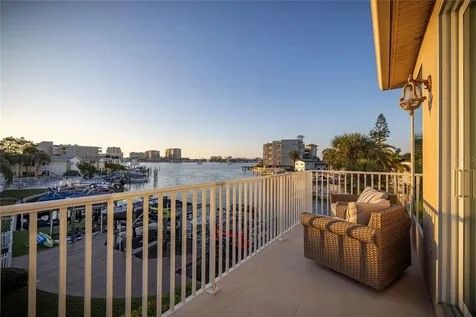 372 Larboard Way Clearwater Beach FL 33767