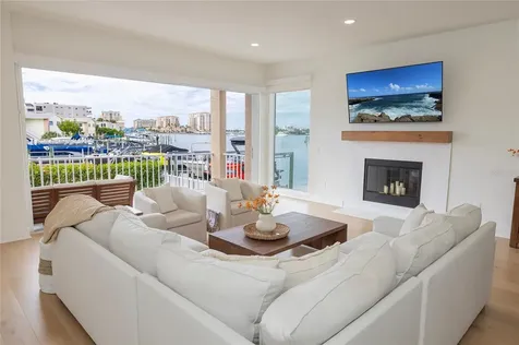372 Larboard Way Clearwater Beach FL 33767