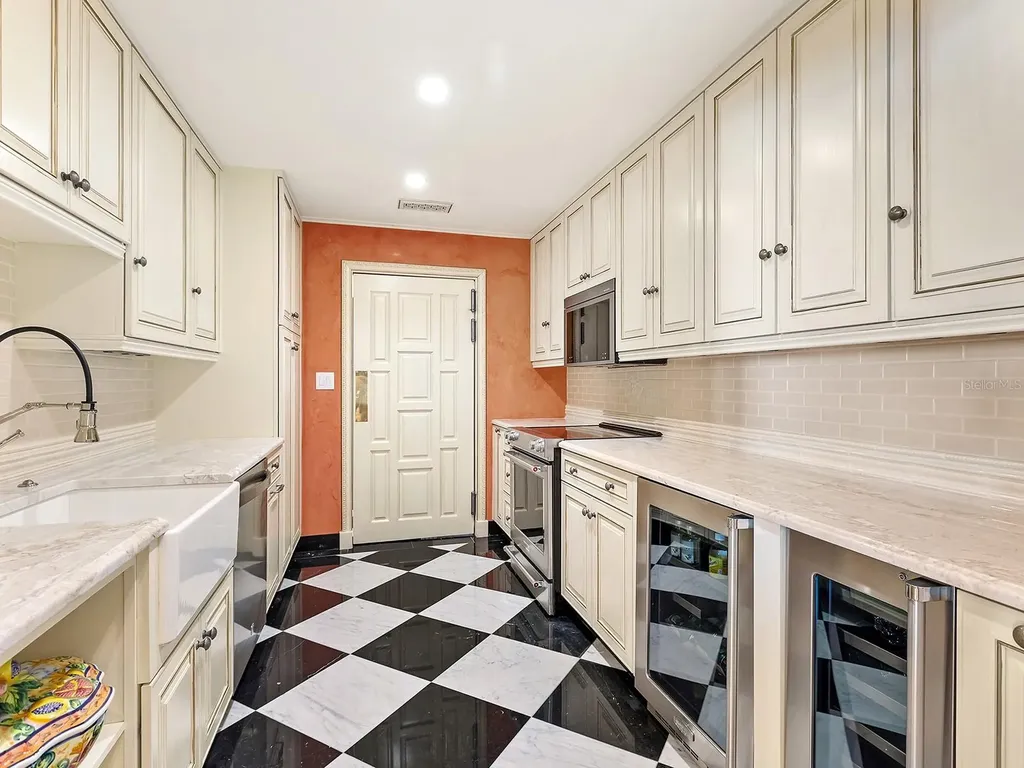 1310 S Lake Shore Drive Sarasota FL 34231