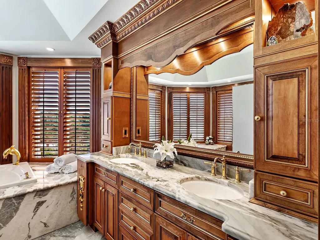 1310 S Lake Shore Drive Sarasota FL 34231
