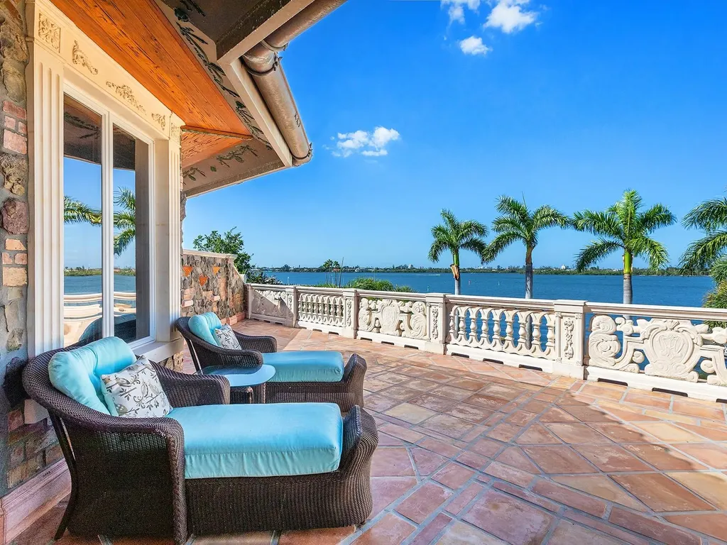 1310 S Lake Shore Drive Sarasota FL 34231
