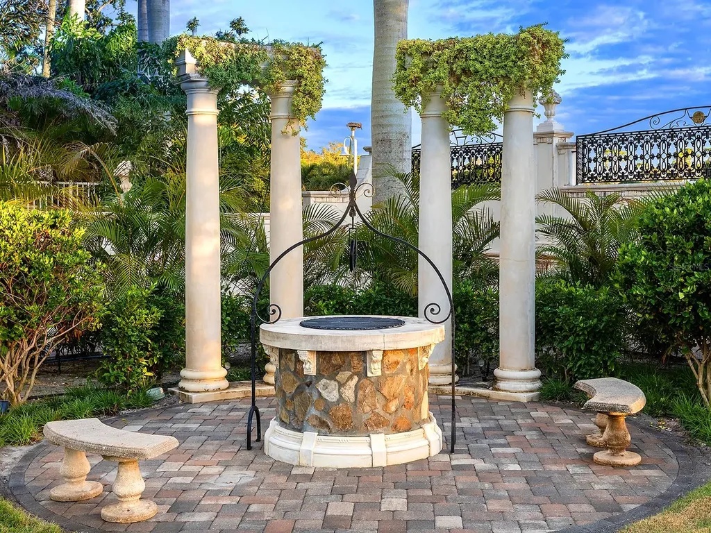 1310 S Lake Shore Drive Sarasota FL 34231