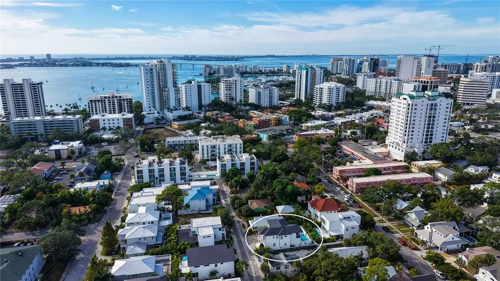 1659 Devonshire Lane Sarasota FL 34236