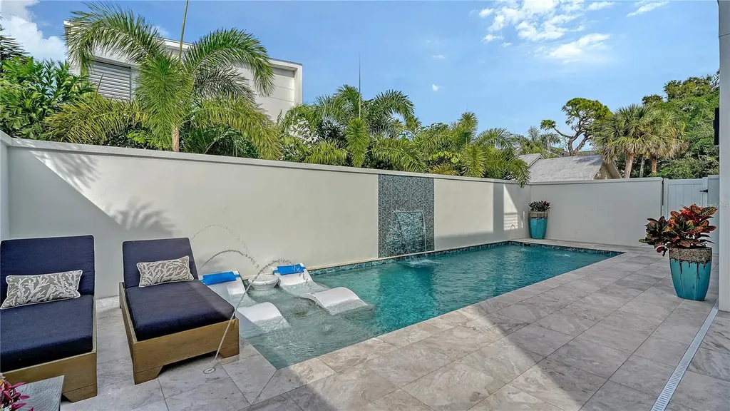 1659 Devonshire Lane Sarasota FL 34236