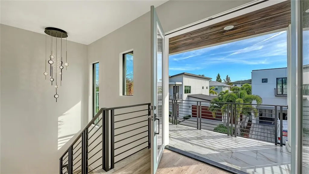 1659 Devonshire Lane Sarasota FL 34236