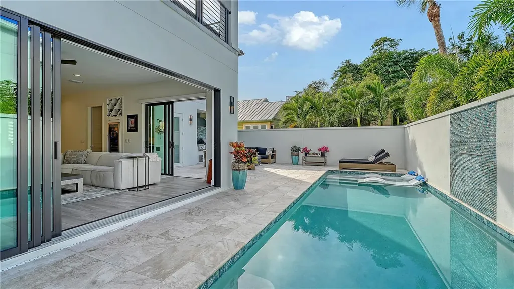 1659 Devonshire Lane Sarasota FL 34236