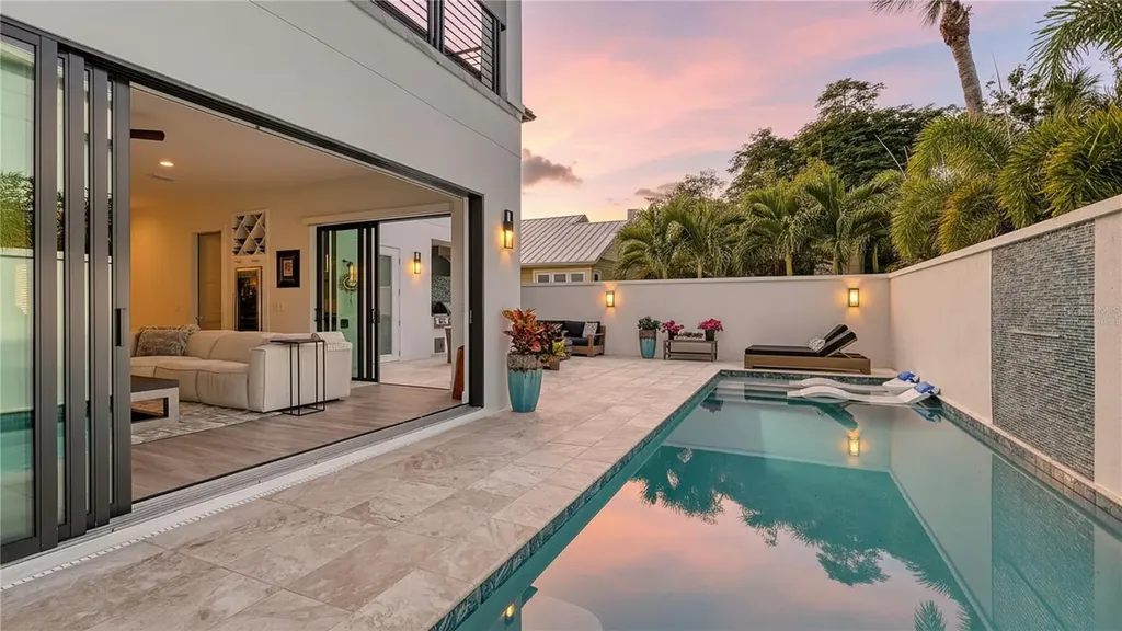 1659 Devonshire Lane Sarasota FL 34236