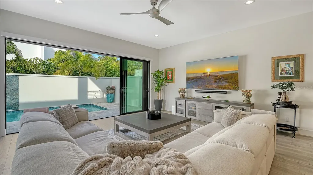 1659 Devonshire Lane Sarasota FL 34236