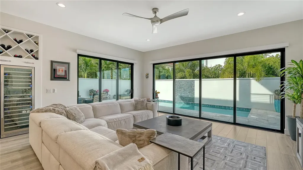 1659 Devonshire Lane Sarasota FL 34236
