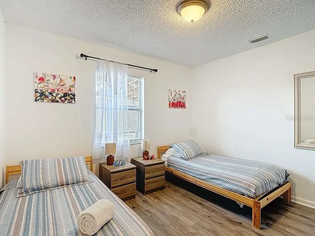 2520 W Saint John Street Tampa FL 33607