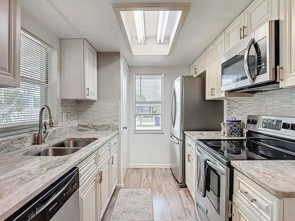 2520 W Saint John Street Tampa FL 33607